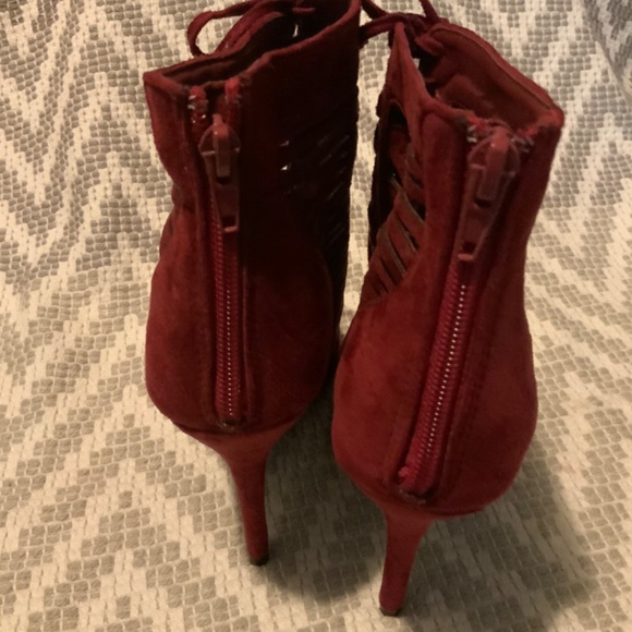 BESTON SHOES 8.5  MAROON CUTOUT PEEP TOE STILETTO HEELS - Picture 5 of 6